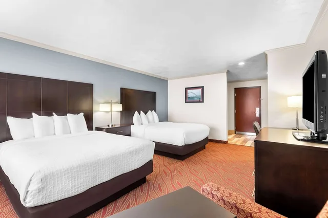 غرفة قياسية بسريرين كوين، Best Western Plus Parkway Inn. 4/5