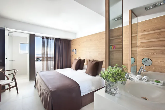غرفة ديلوكس ثلاثية بإطلالة على البحر، Leonardo Boutique Hotel Mallorca Port Portals 6/6