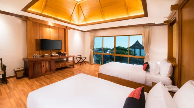 Grand Superior, King and Queen Bed, Phra Singh Village 2/4
