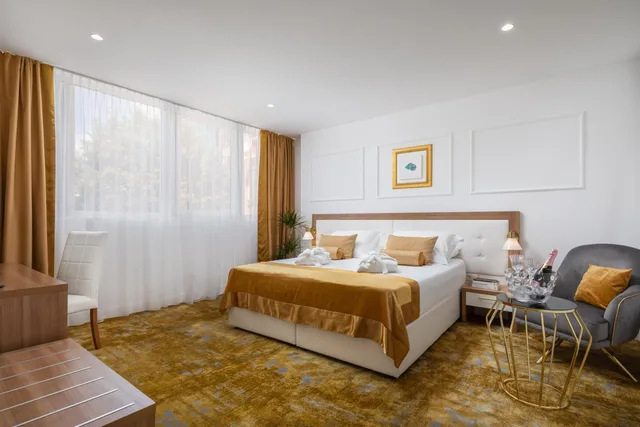 غرفة كومفورت بسرير مزدوج أو سريرين منفصلين بإطلالة على المدينة، Hotel Corner 1/9