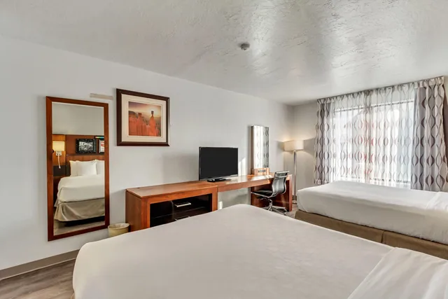 غرفة بسريرين كوين، Clarion Inn Salt Lake City Airport 6/10