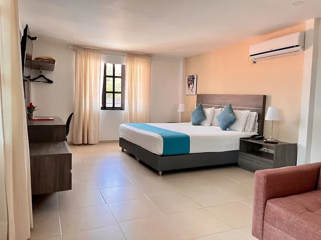 غرفة جونيور بسرير كينج مع أريكة، Hotel Vanguardia Natural 1/3