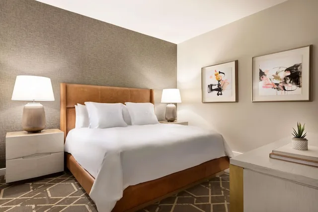 1 Bedroom, Cholla, Suite, King Bed, Balcony or Patio, Sofa، Fairmont Scottsdale Princess 2/3