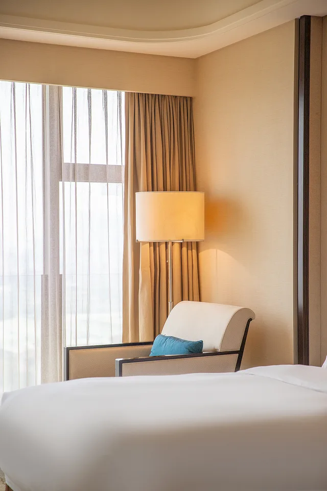 غرفة قياسية بسرير كينج بإطلالة على الحديقة، Junluxe Hotel Guangzhou Zengcheng 4/8