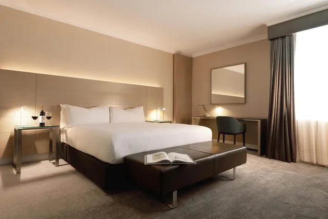 جناح تنفيذي بسرير كينج مع دخول الصالة، Parmelia Hilton 2/7