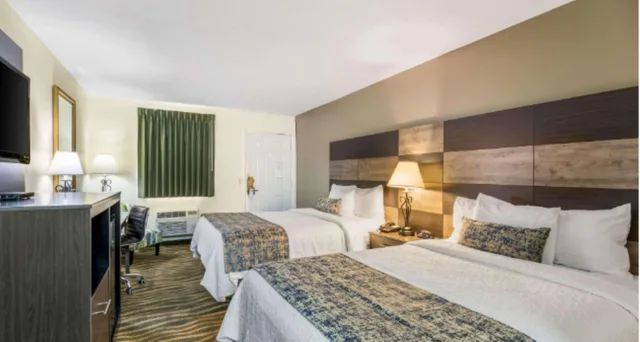 غرفة بسريرين مزدوجين للمدخنين، Rodeway Inn Cadiz, KY 1/2