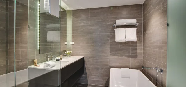 Altitude, Suite, King Bed، The Point Brisbane Hotel 3/4