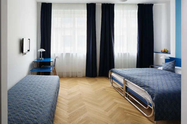 غرفة قياسية ثلاثية، Axa Hotel 1/2