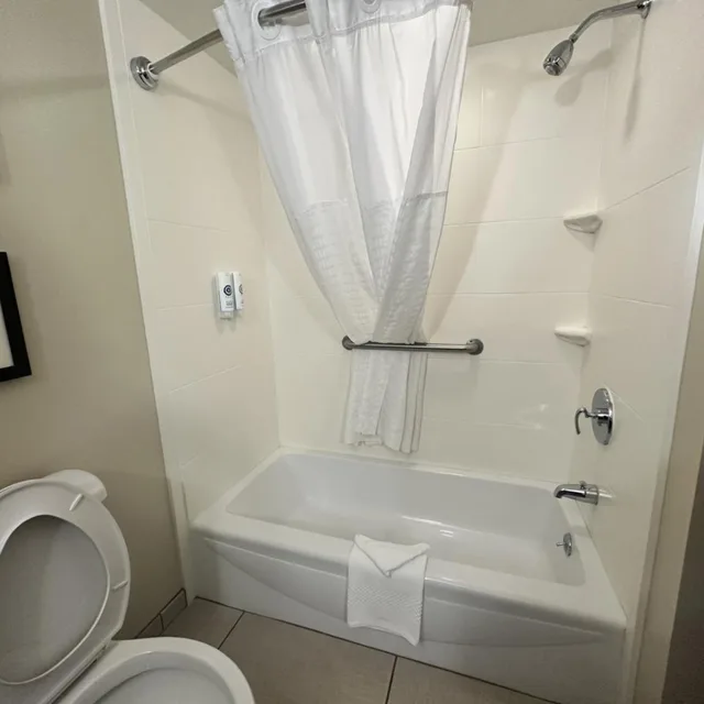 جناح بسرير كوين مع أريكة، Comfort Suites Dunnellon near Rainbow Springs 6/10