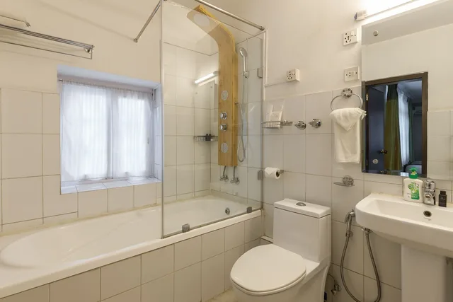 Heritage, Apartment, 1 Queen and 1 Single Bed، Shaligram Hotel 4/6