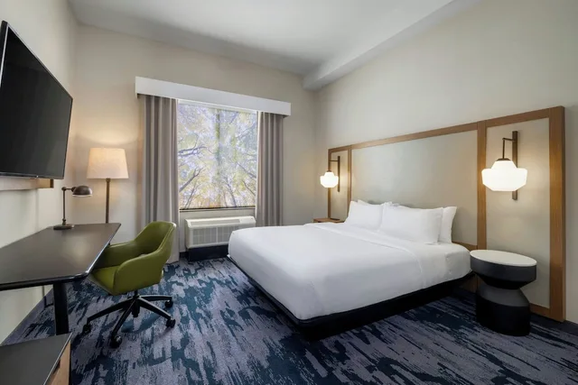 غرفة بسرير كينج لذوي الإعاقة، Fairfield Inn & Suites by Marriott Louisville Shepherdsville 2/4