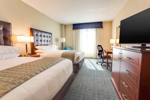 غرفة بسريرين كوين لذوي الإعاقة، Drury In and Suites Gainesville 1/3