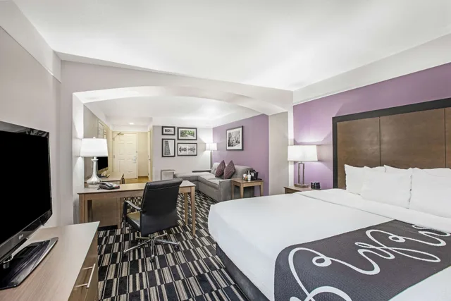 Room, King Bed, Accessible, La Quinta Inn & Suites by Wyndham Modesto Salida 1/4