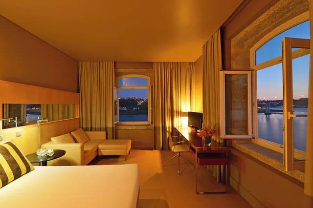 غرفة ديلوكس غراند بسرير مزدوج وسرير فردي بإطلالة، Pestana Palacio do Freixo - Porto 7/10