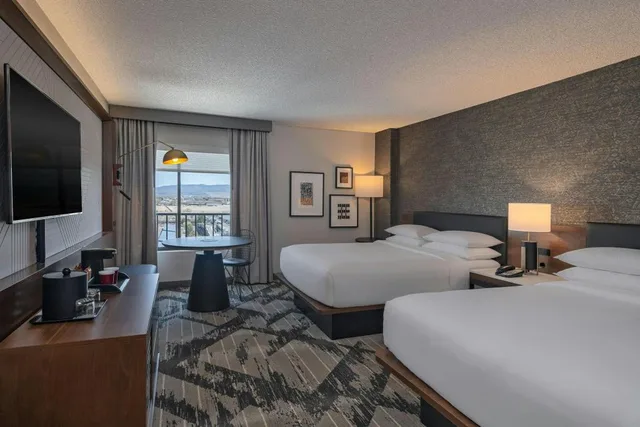 Guest Room, Deluxe, 2 Queen Beds, High Floor, Sheraton Albuquerque Airport Hotel 1/4