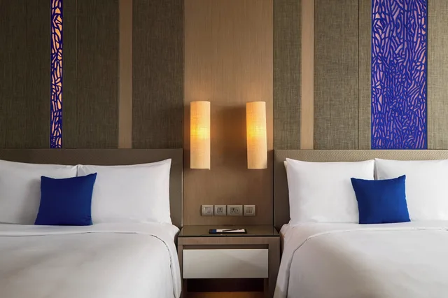 Room, Twin Beds, Resort View، Renaissance Pattaya Resort Spa 2/4