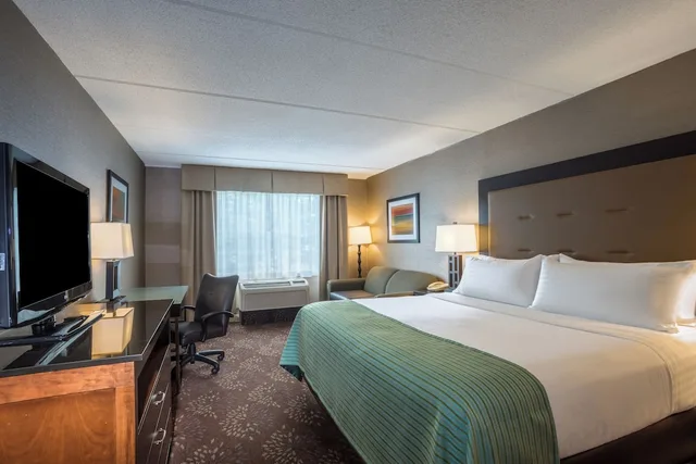 غرفة بسرير كينج تُحدَّد حسب التوفر، Holiday Inn South Kingstown (Newport Area) 1/8
