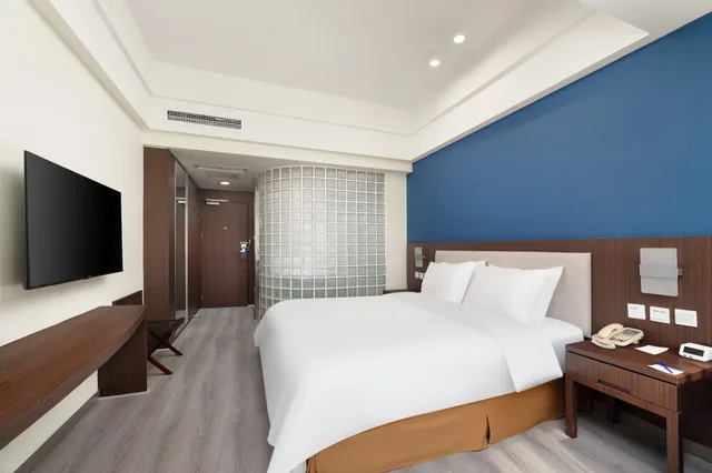 Superior, King Bed, HOLIDAY INN EXPRESS CHENGDU WUHOU 1/3