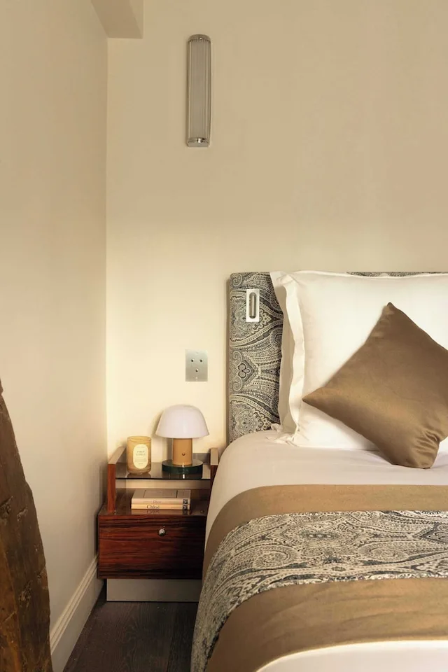 جناح عائلي بسريرين كوين، Hôtel du Palais Bourbon 4/6