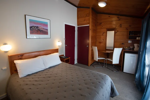 غرفة قياسية بسرير مزدوج، Skotel Alpine Resort 1/3