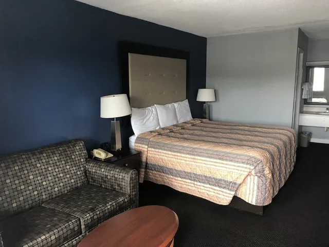غرفة كلاسيكية بسرير كينج للمدخنين، Scottish Inn 2/4