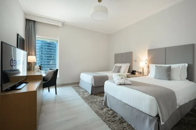 إقامة تنفيذية بسرير كينج وسريرين فرديين بإطلالة على المدينة بـ3 غرف نوم، Centara West Bay Hotel and Residences Doha 7/10