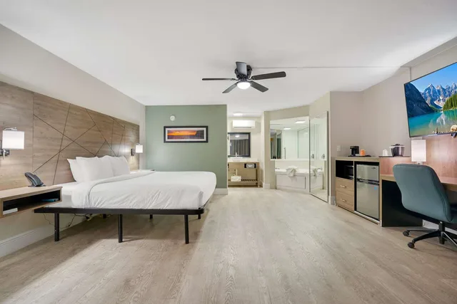 جناح بسرير كينج، Quality Inn and Suites Airport Cruise Port Hollywood 2/6