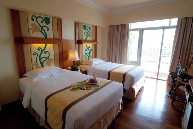 Deluxe, Double Bed, Golden Beach Hotel Pattaya 10/10