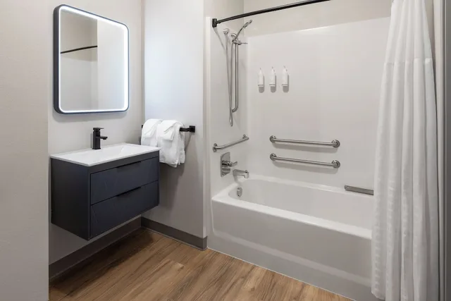 جناح بسريرين كوين لذوي الإعاقة، Microtel Inn & Suites by Wyndham Tooele 5/5