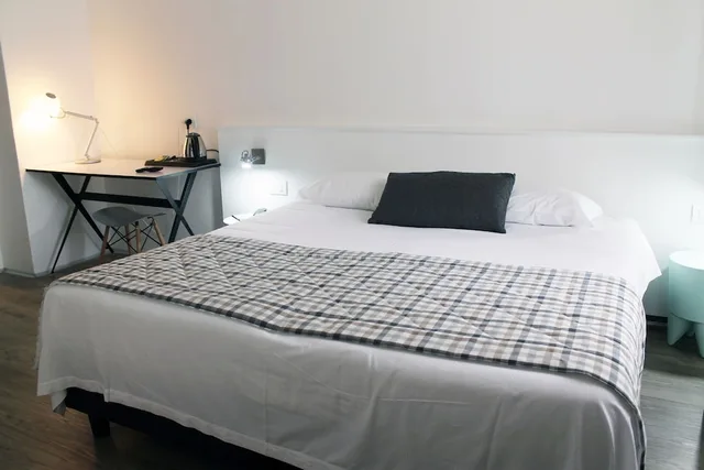 غرفة قياسية بسرير كوين، Hotel Bernina 9/10