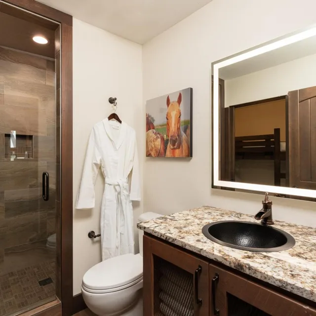 غرفة فاخرة بسرير كينج، Westgate River Ranch Resort & Rodeo 7/7