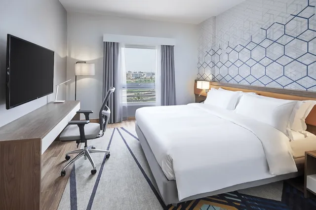جناح بسرير كينج بغرفة نوم واحدة بمنطقة جلوس، هوليداي إن تبوك(Holiday Inn Tabuk) 3/10