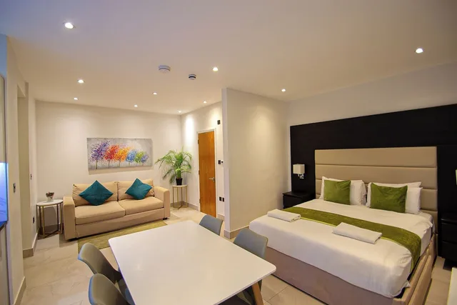 Deluxe, Studio, Double Bed, Sofa, Hyde Park Superior Apartments 2/6