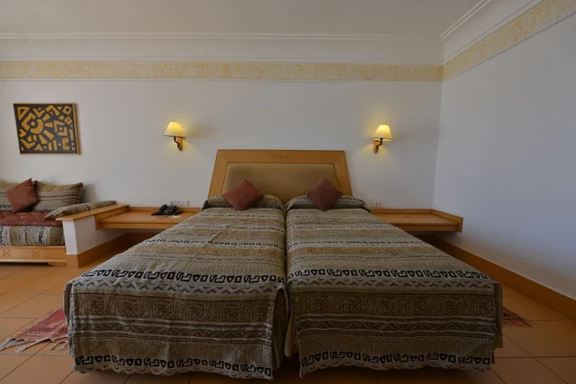 غرفة فاخرة بسريرين منفصلين بإطلالة على المسبح، Timoulay Hotel Spa Agadir 10/10