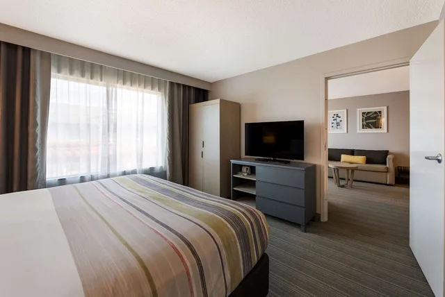 جناح بسرير كينج بغرفة نوم واحدة لذوي الإعاقة، Country Inn & Suites By Radisson Wichita East Ks 2/3