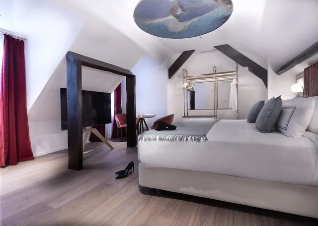 Grand, Suite, King Bed, Hotel Maison Colbert Member of Melia Collection 1/3