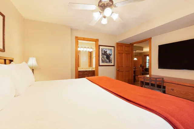 1 Bedroom, Deluxe, Villa, King Bed, Westgate Smoky Mountain Resort & Spa 2/5