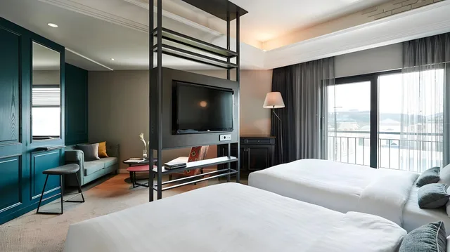 Concept, Pool Access, Corner، The Suites Hotel Jeju 1/1