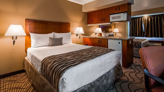 غرفة قياسية بسريرين كوين، Surestay Plus Hotel By Best Western Rocklin 5/8