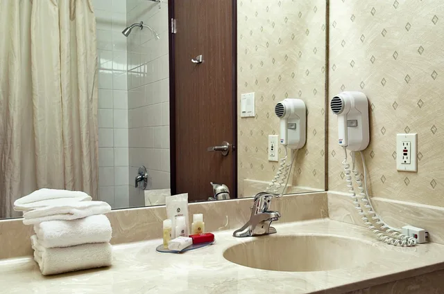 غرفة سوبيريور بسرير مزدوج، Ramada Clairmont/Grande Prairie 4/5
