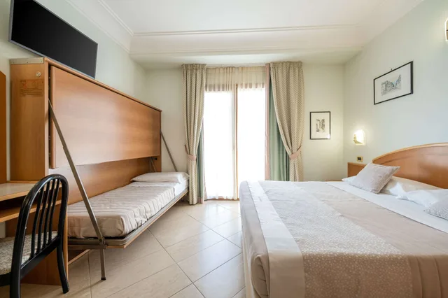 Room, Triple, 1 Double and 1 Single Bed, Gardenia Sorrento Coast, Ascend Hotel Collection 2/10