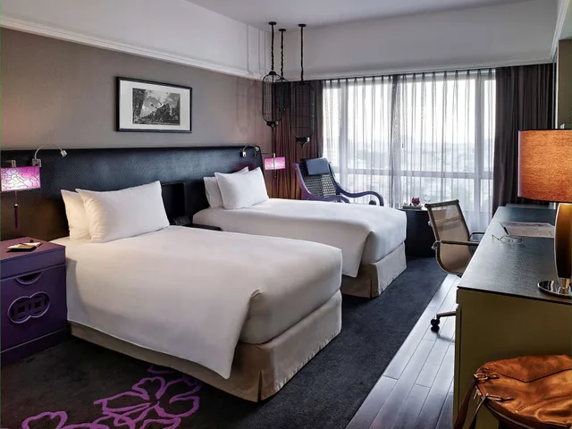 غرفة سوبيريور بسرير كينج بإطلالة على المدينة مع دخول صالة النادي، Sofitel Saigon Plaza Hotel 1/4