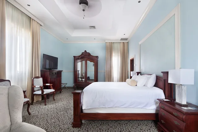 Perla, Historical, Suite، Hotel La Perla 1/3