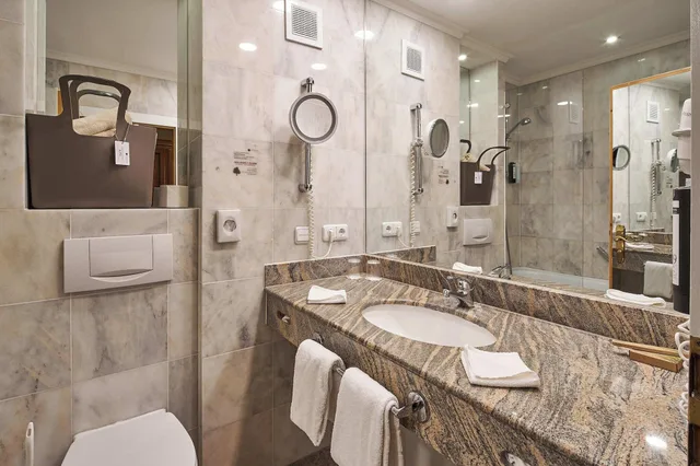 1 Bedroom, Comfort, Suite, 2 Bathrooms، Riessersee Hotel 2/2