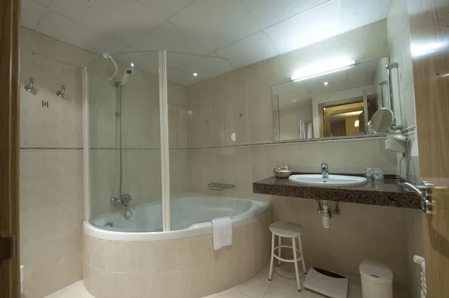 شقة كلاسيكية بسريرين منفصلين بإطلالة على المدينة، Apartamentos Sant Moritz 5/10