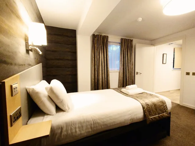 غرفة بسريرين منفصلين لذوي الإعاقة، Caledonian Hotel Ullapool 3/4