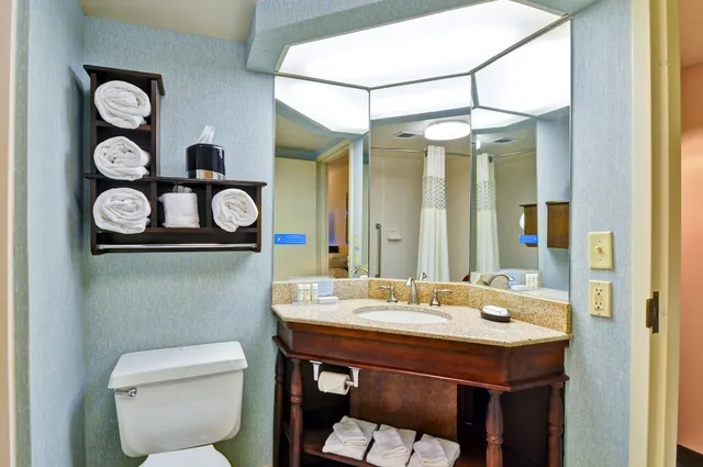 جناح بسرير كينج، Hampton Inn By Hilton New Bedford/Fairhaven 4/4