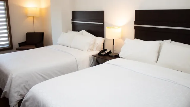 غرفة قياسية بسريرين كوين، Holiday Inn Express Guaymas 4/10