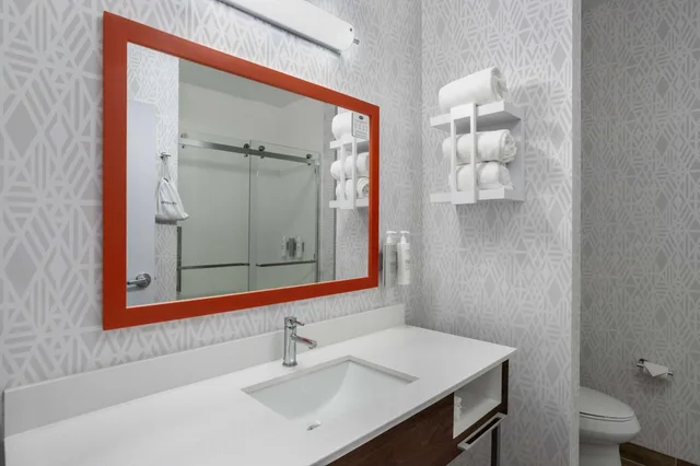 Studio, Suite, King Bed, Sofa, Hampton Inn and Suites Muncie 2/4