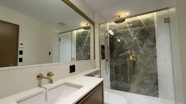 غرفة ديلوكس بسرير كينج، Hotel Du Vieux Quebec 6/6